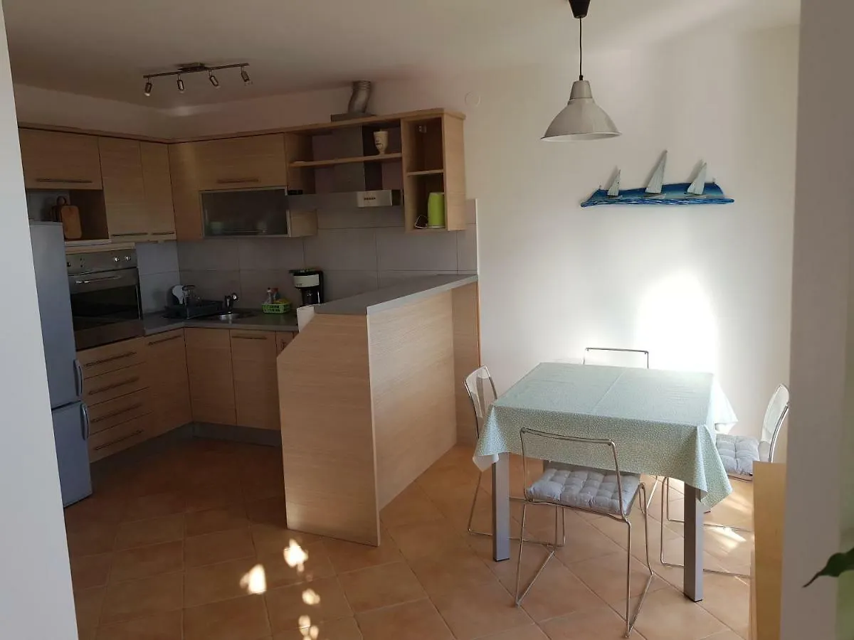 Sunny Apartment 150 M From The Sea Abbázia
