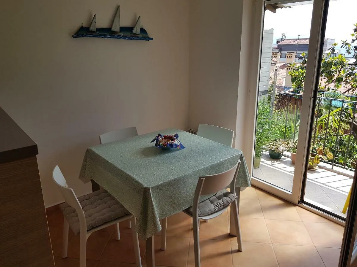 Sunny Apartment 150 M From The Sea Abbázia Horvátország