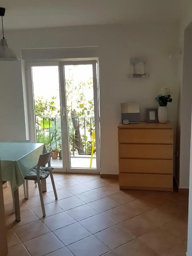 Sunny Apartment 150 M From The Sea Abbázia