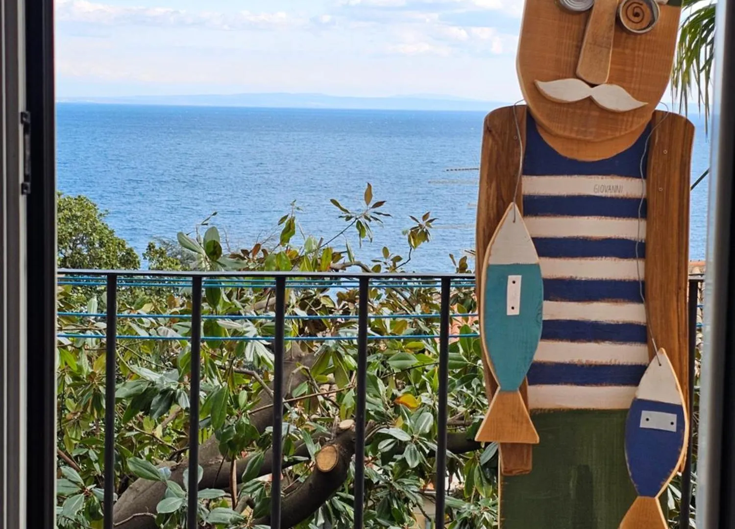 Sunny Apartment 150 M From The Sea location