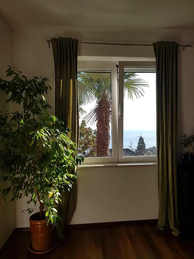 Sunny Apartment 150 M From The Sea Opatija Croatia